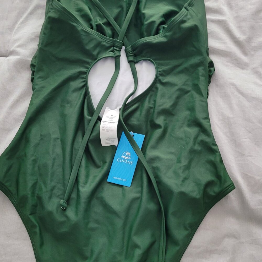 Green one piece keyhole swimsuit - Picture 3 of 8